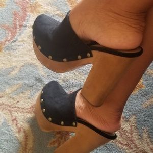 Mossimo clog shoes